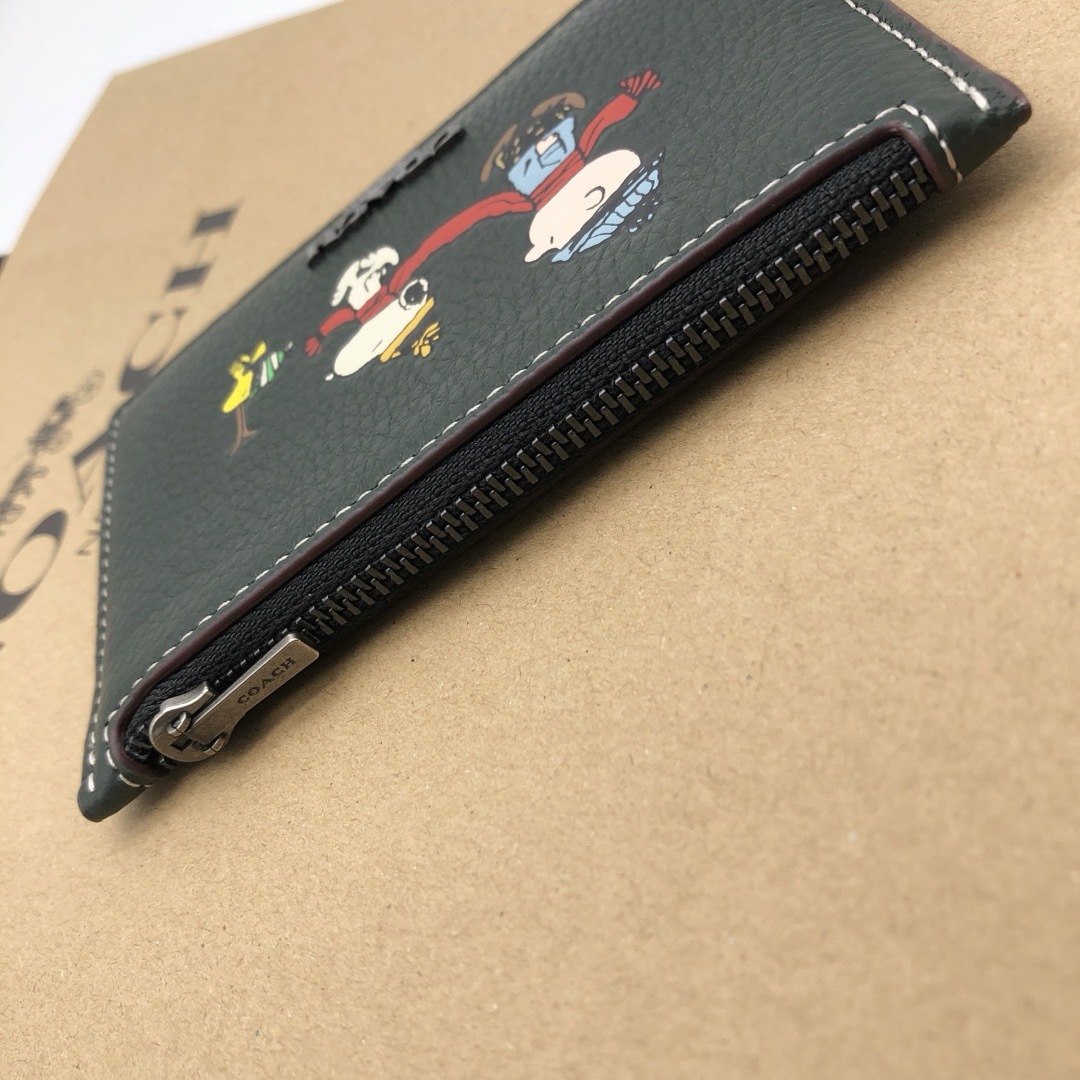 COACH X PEANUTS】ジップ カード ケース・スヌーピー☆グリーン-