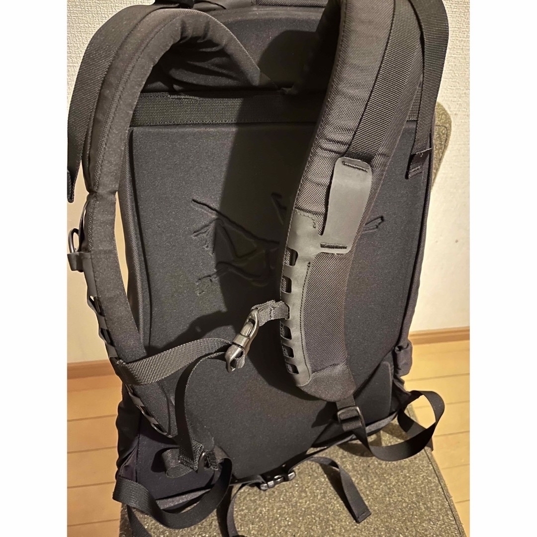 ARC'TERYX(アークテリクス)のARC'TERYX  アークテリクス アローArro 22 Backpack メンズのバッグ(バッグパック/リュック)の商品写真