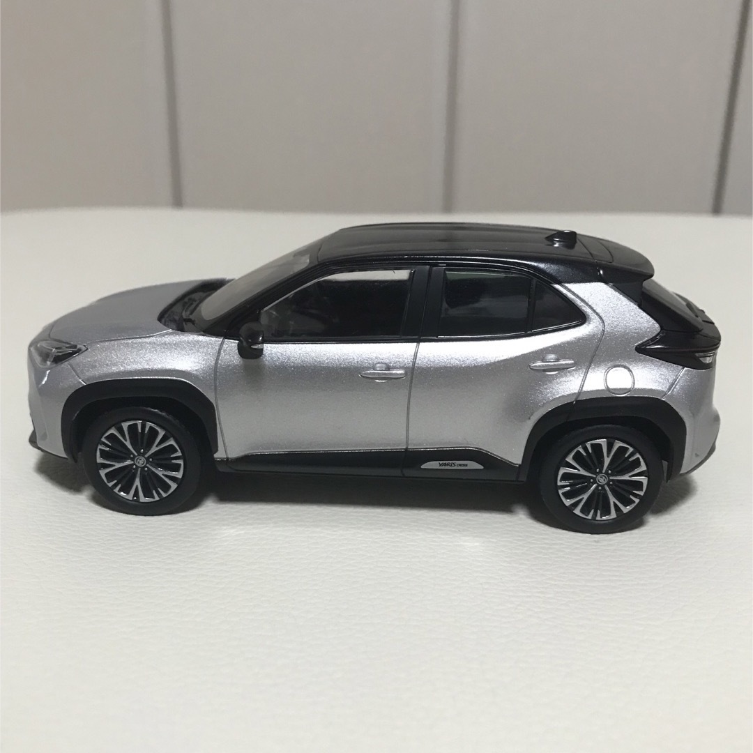 Amazon.co.jp: トヨタ ヤリスクロス カラーサンプル ミニカー