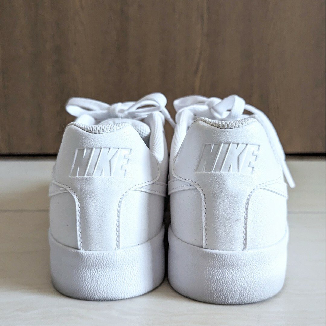 NIKE(ナイキ)のNike コートロイヤル White ホワイト 24.5cm レディースの靴/シューズ(スニーカー)の商品写真