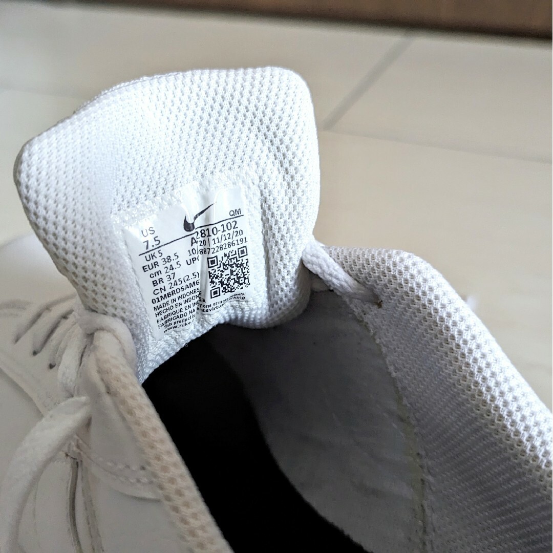 NIKE(ナイキ)のNike コートロイヤル White ホワイト 24.5cm レディースの靴/シューズ(スニーカー)の商品写真