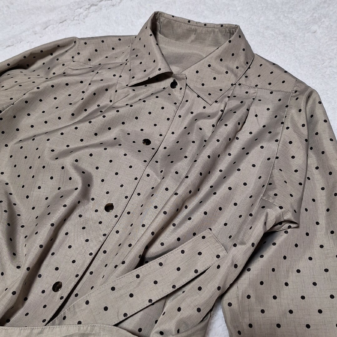 リバーシブル　13号　トレンチコート　ベージュ✕ドット柄　春コート レディースのジャケット/アウター(トレンチコート)の商品写真
