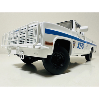 シボレー(Chevrolet)のGLグリーンライト/'84 Chevyシボレー CUCV NYPD 1/18(ミニカー)