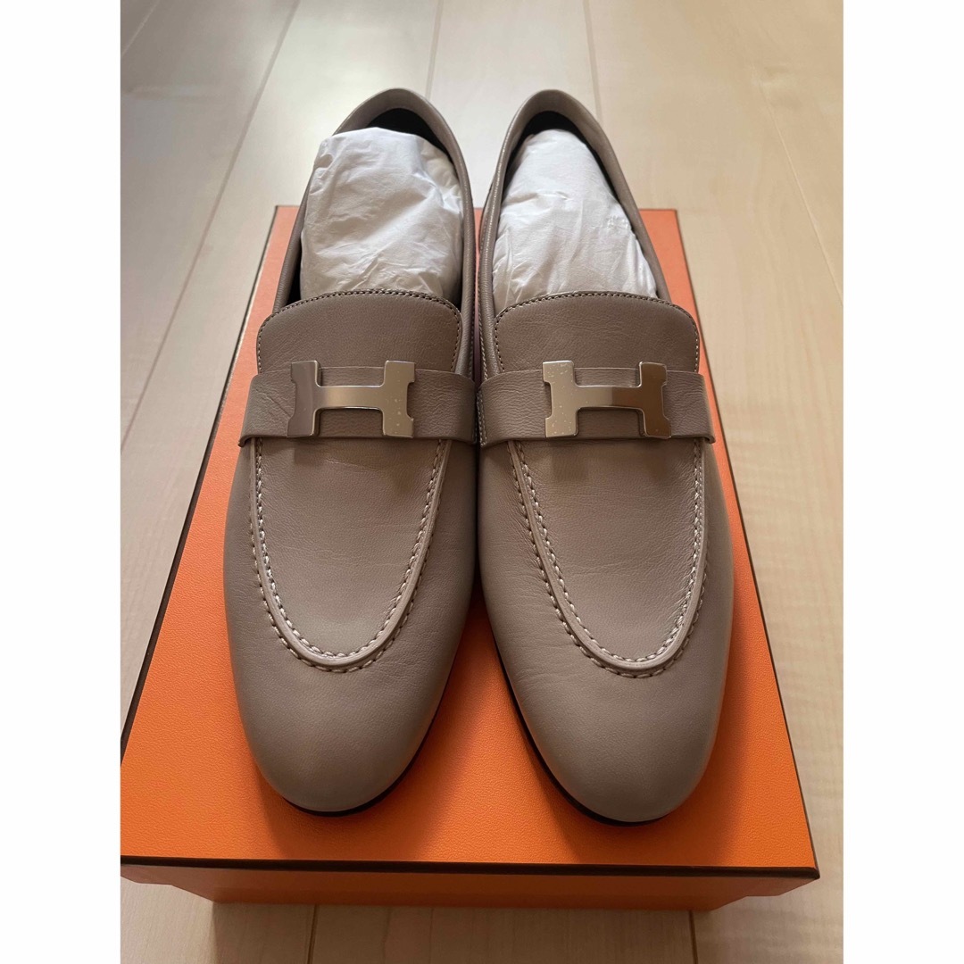 未使用新品《HERMES》モカシンパリ　23AW ベージュマスティック　38.5レザーバックル