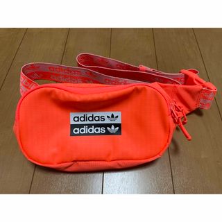 アディダス(adidas)のアディダス　ウエストバッグ　バッグ　蛍光　ヒップバック(ボディバッグ/ウエストポーチ)