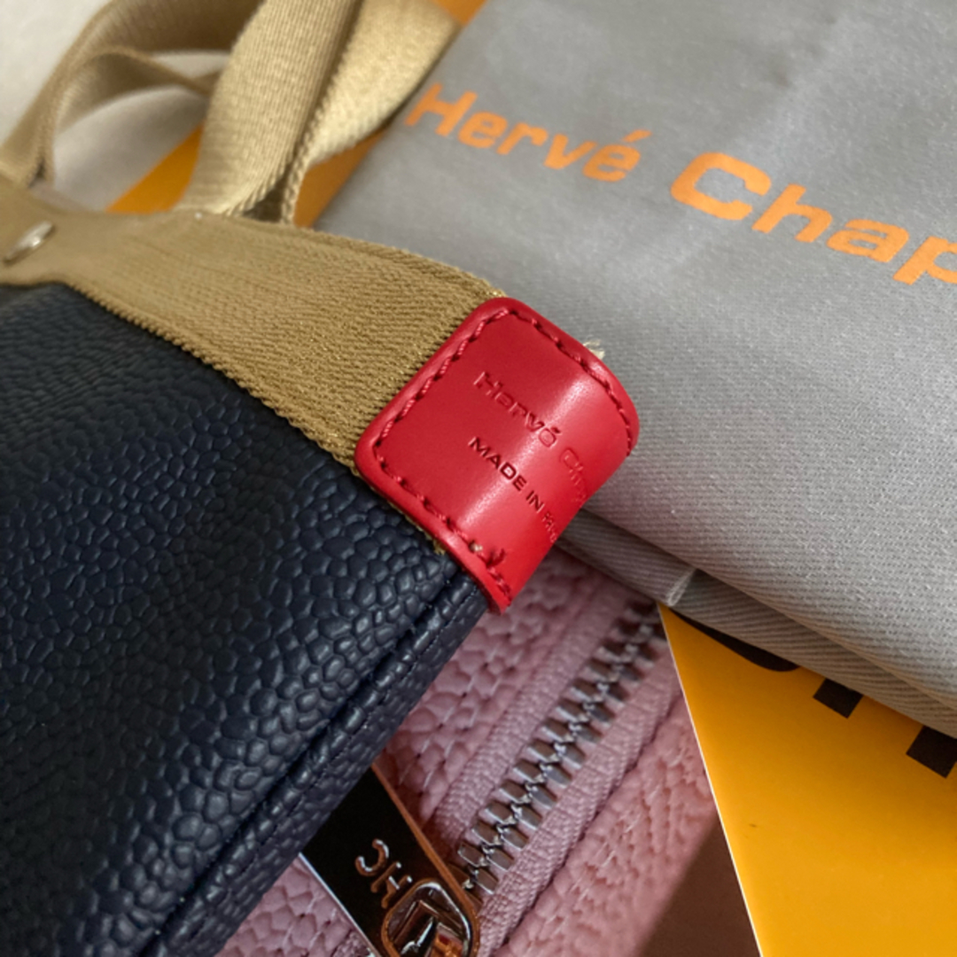 Herve Chapelier(エルベシャプリエ)の美品　エルベシャプリエ  704GP  ネイビー　ゴールド　ルージュ レディースのバッグ(トートバッグ)の商品写真