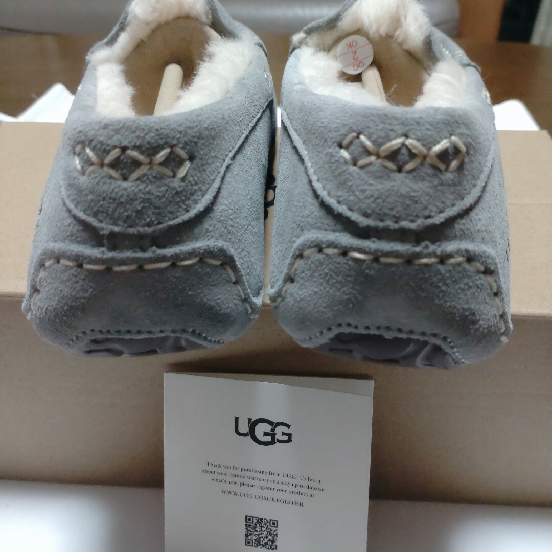 UGG - 新品 UGG アグ モカシン アンスレー ライトグレー 25cm 正規品の