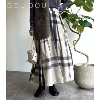ドゥドゥ(DouDou)の美品 DouDouドゥドゥ ビッグチェックマキシ丈ロングフレアスカート(ロングスカート)