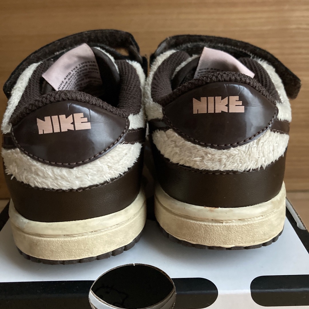 NIKE(ナイキ)の2009年 NIKE DUNK LOW TD Teddy Bear  テディベア キッズ/ベビー/マタニティのキッズ靴/シューズ(15cm~)(スニーカー)の商品写真