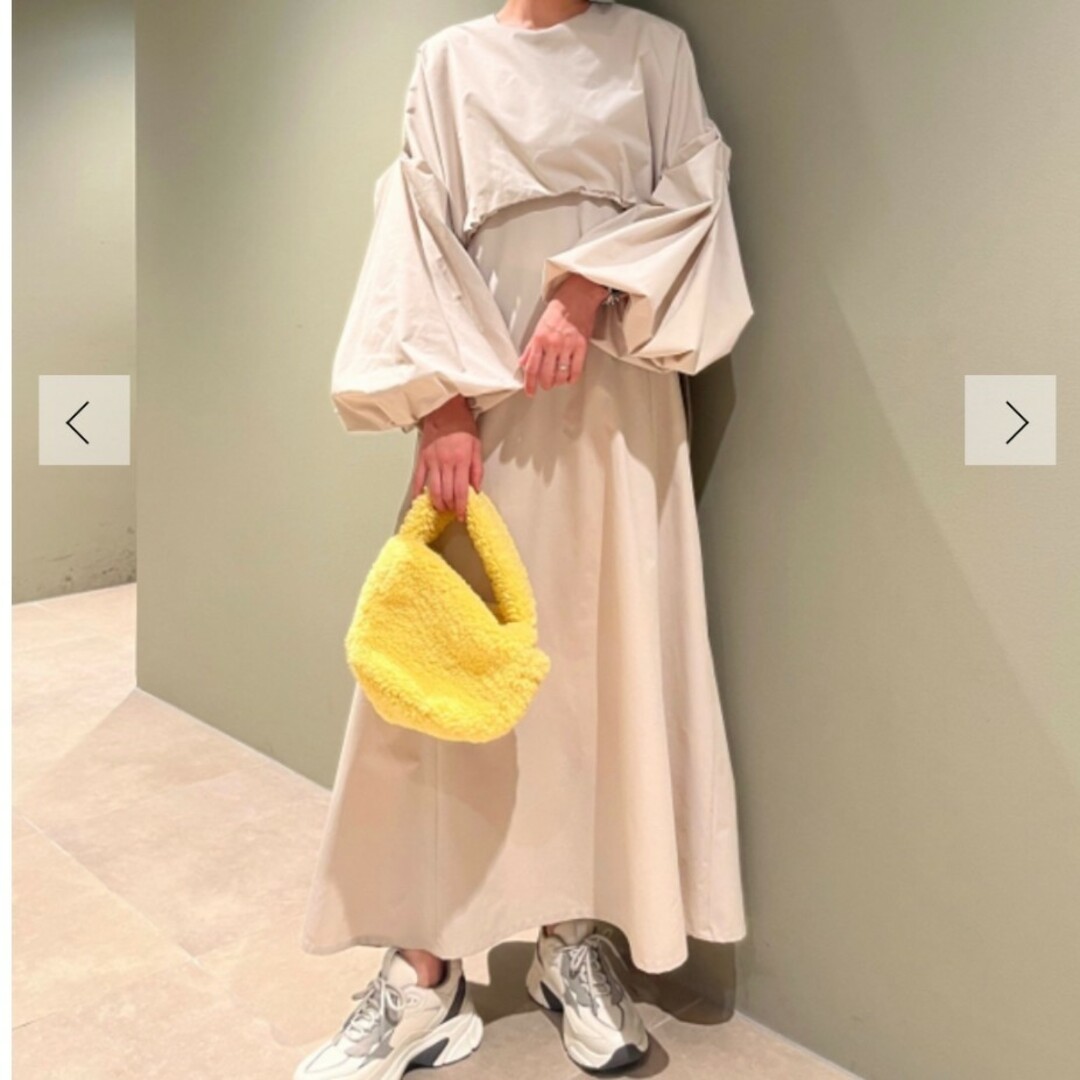 emmi - 美品【emmi atelier】レイヤードボリュームタフタワンピースの