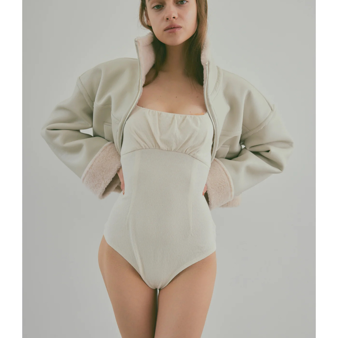 Verybrain(ベリーブレイン)の【Very brain】Crepe Jersey Bodysuit《Ivory》 レディースのトップス(カットソー(半袖/袖なし))の商品写真