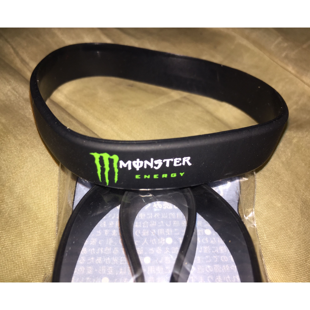 Monster Energy(モンスターエナジー)の非売品 未開封 モンスターラバーバンド        【１２セット】 エンタメ/ホビーのコレクション(ノベルティグッズ)の商品写真