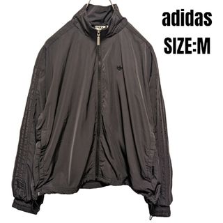 adidasのアウターです◡̈*.。Mサイズです。