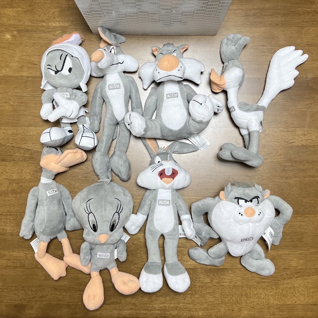 激レア Kith Looney Tunes 8 Pack Plush Set