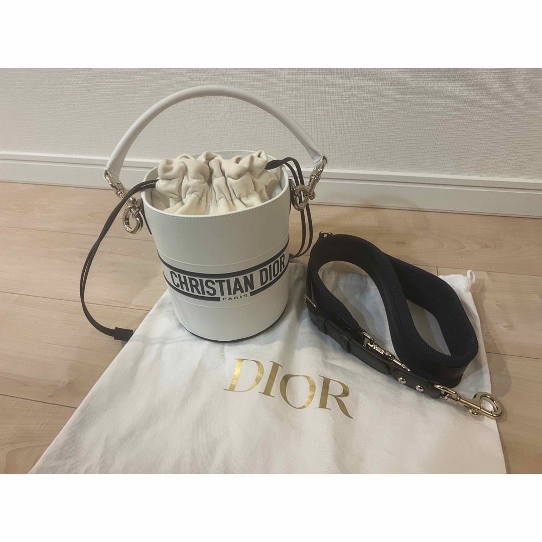 Christian Dior(クリスチャンディオール)のDIOR 新品未使用 2way筒型バック レディースのバッグ(ハンドバッグ)の商品写真