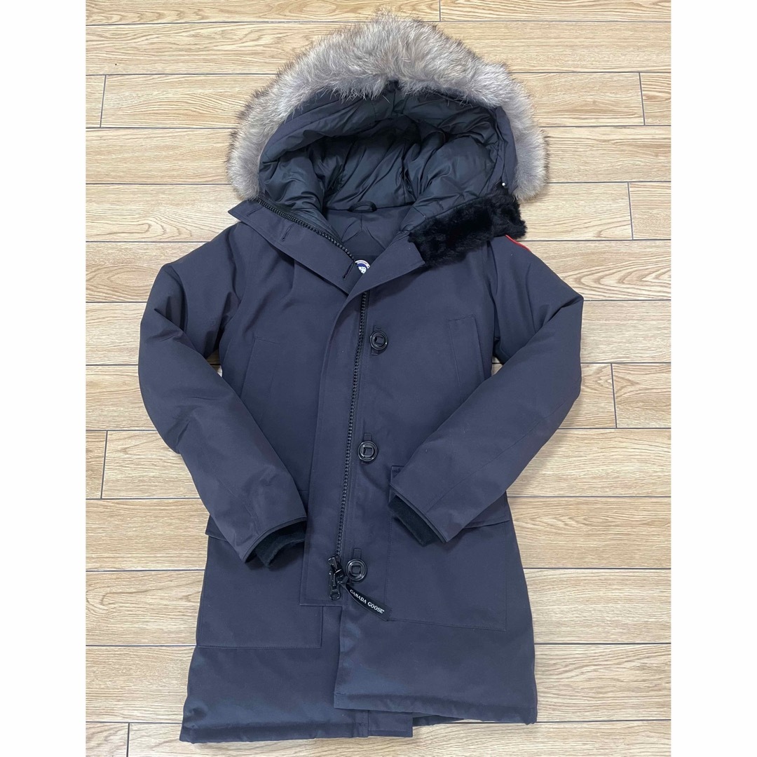 CANADA GOOSE(カナダグース)の美品　CANADA GOOSE カナダグース　ダウンジャケット　レディース レディースのジャケット/アウター(ダウンジャケット)の商品写真