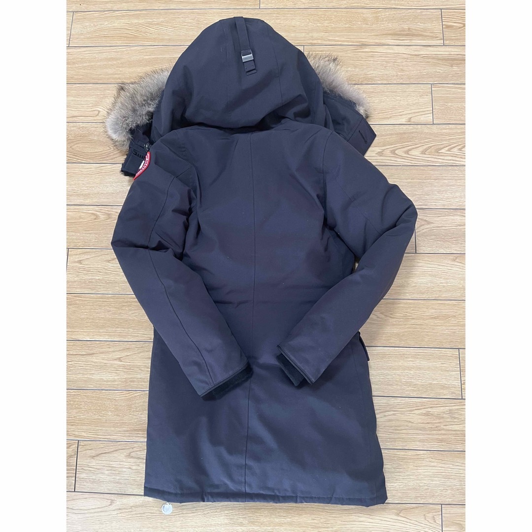 CANADA GOOSE(カナダグース)の美品　CANADA GOOSE カナダグース　ダウンジャケット　レディース レディースのジャケット/アウター(ダウンジャケット)の商品写真