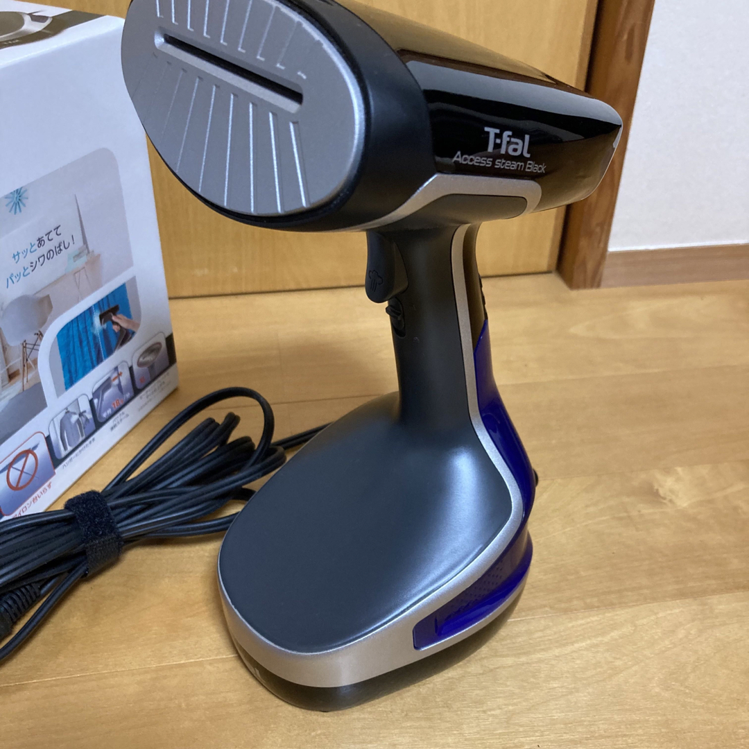 T-fal(ティファール)のティファール　衣類スチーマー　DT8111JO スマホ/家電/カメラの生活家電(アイロン)の商品写真