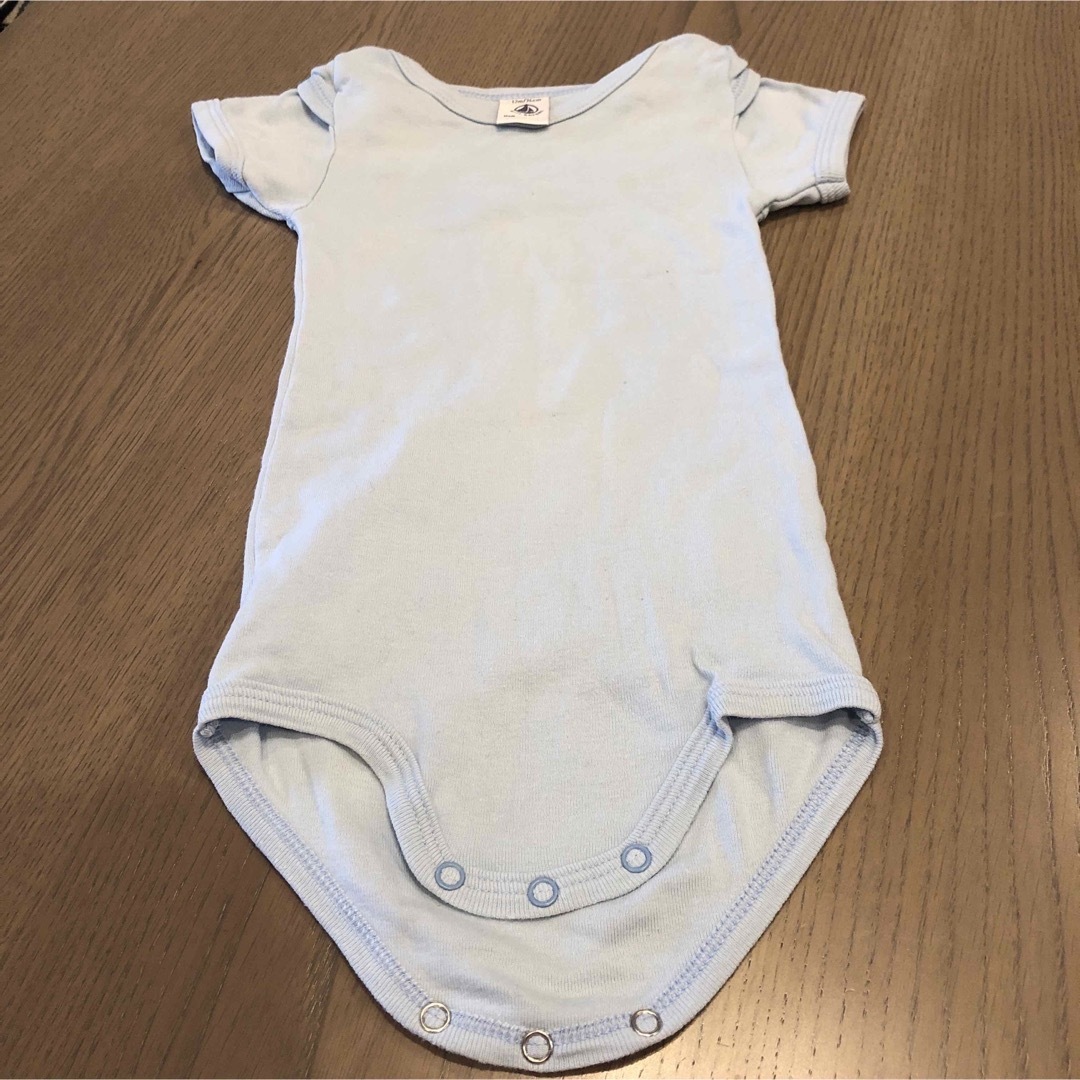 PETIT BATEAU(プチバトー)のプチバトー男の子赤ちゃん用洋服セット(写真追加別出品) キッズ/ベビー/マタニティのベビー服(~85cm)(ロンパース)の商品写真