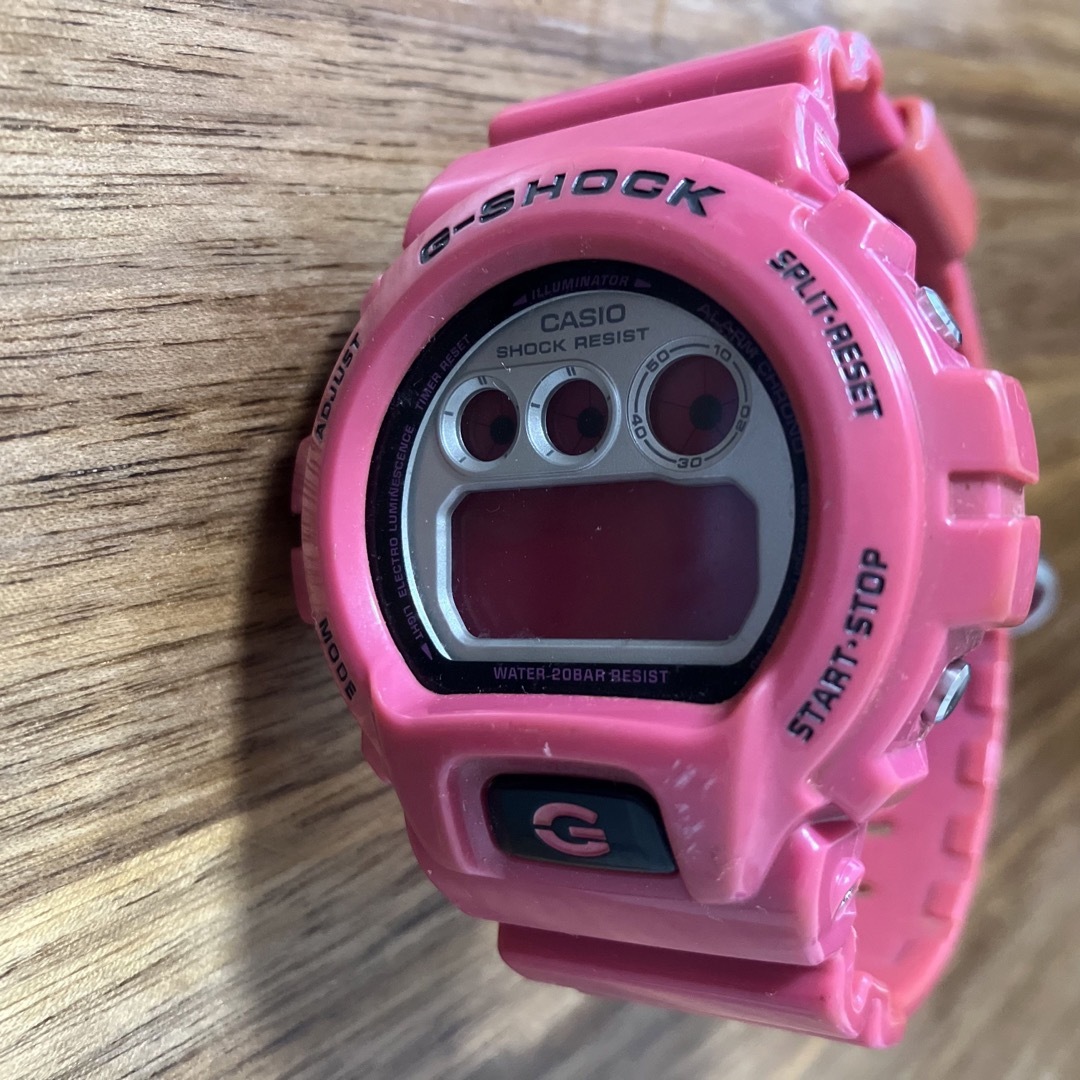 G-SHOCK(ジーショック)のG-SHOCK ピンク　腕時計 メンズの時計(腕時計(デジタル))の商品写真