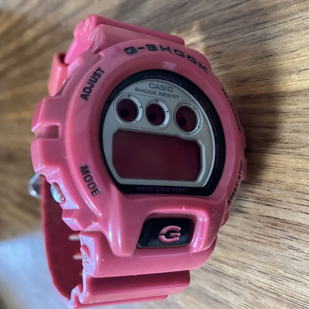 G-SHOCK(ジーショック)のG-SHOCK ピンク　腕時計 メンズの時計(腕時計(デジタル))の商品写真