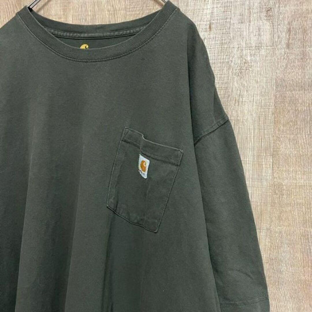 carhartt(カーハート)のcarhartt カーハート　ポケットT　ワンポイントロゴ　ダークグリーン2XL メンズのトップス(Tシャツ/カットソー(半袖/袖なし))の商品写真