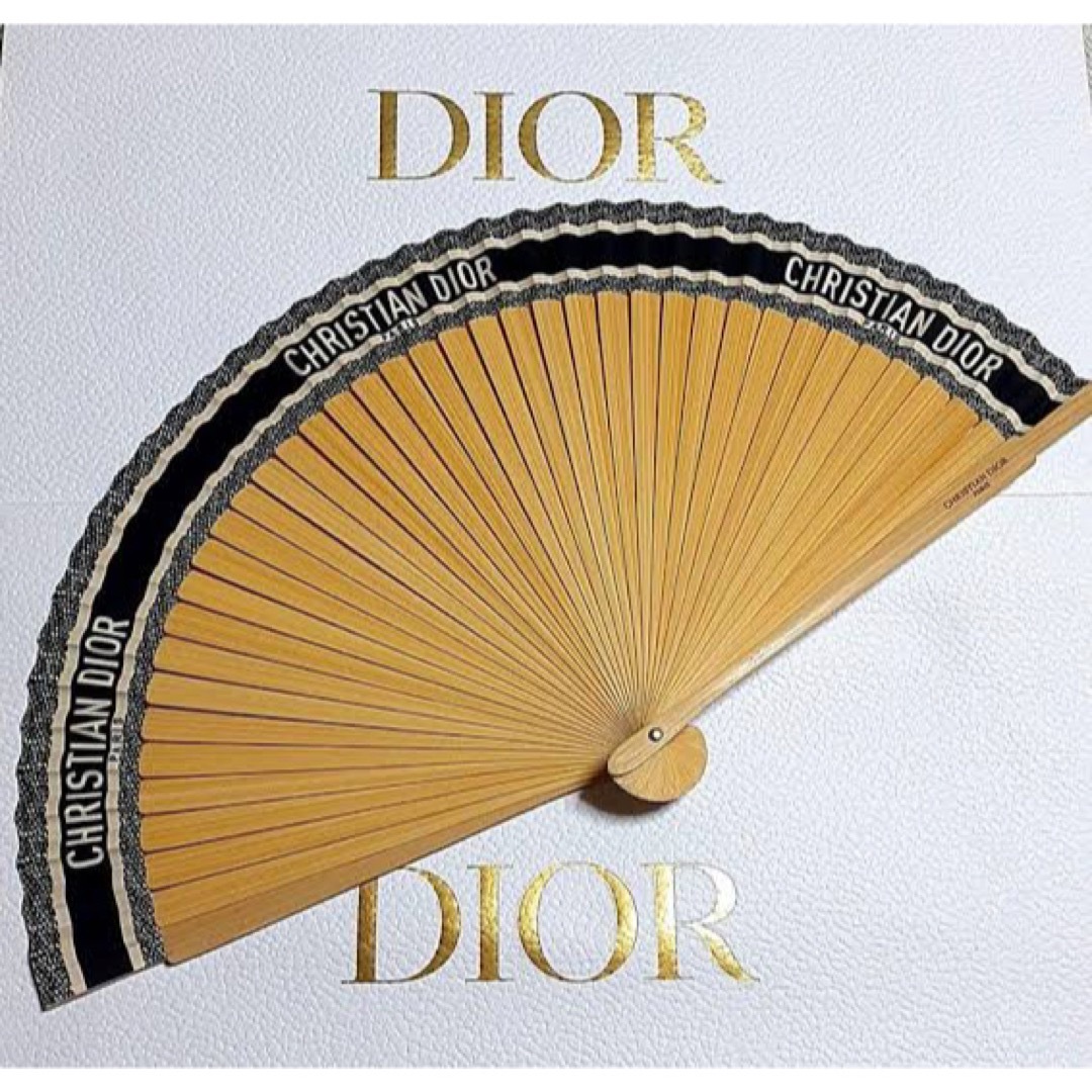 Christian Dior(クリスチャンディオール)の⭐️Dior  限定扇子　非売品⭐️ エンタメ/ホビーのコレクション(ノベルティグッズ)の商品写真