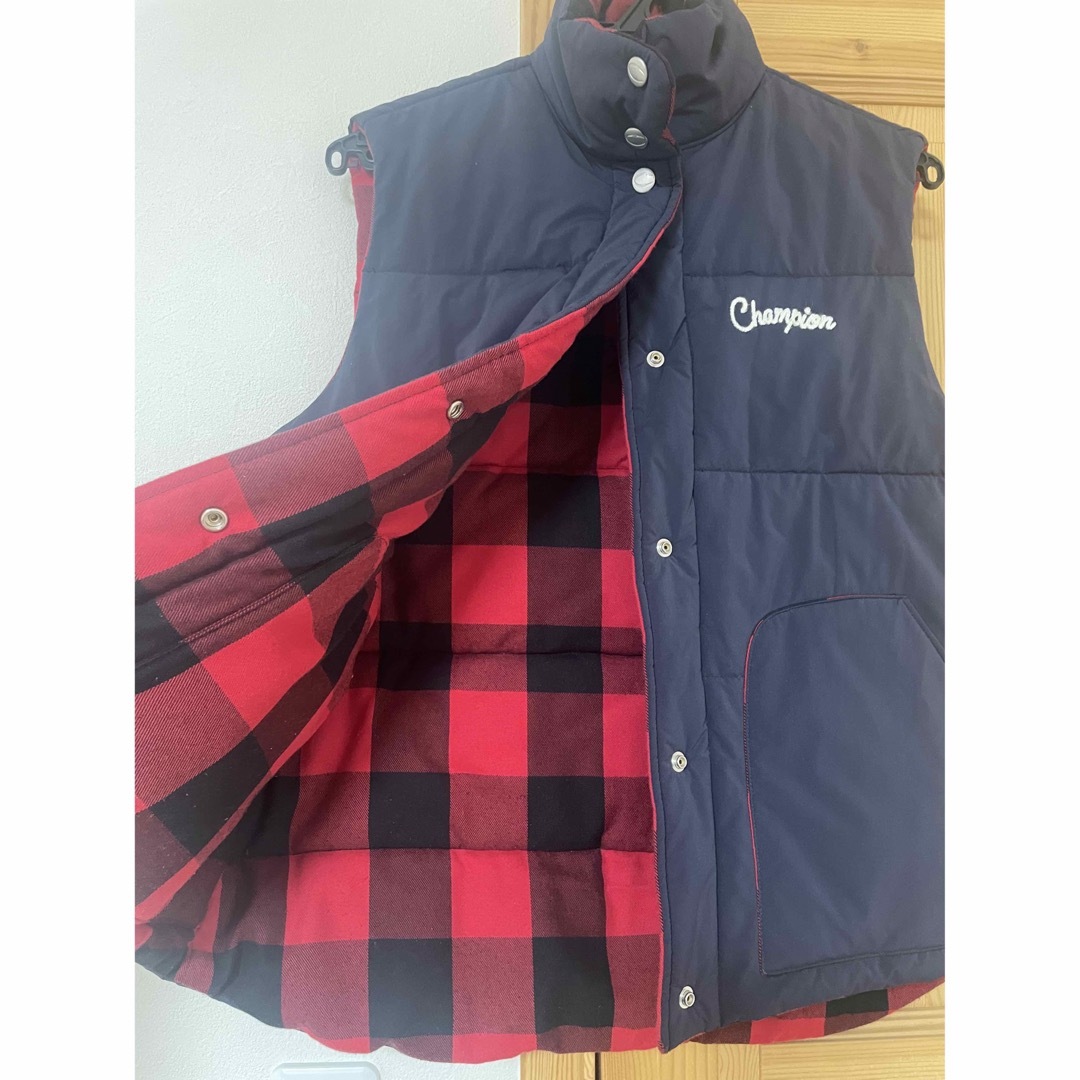 Champion(チャンピオン)のチャンピオン　ベスト　リバーシブル レディースのジャケット/アウター(ダウンベスト)の商品写真