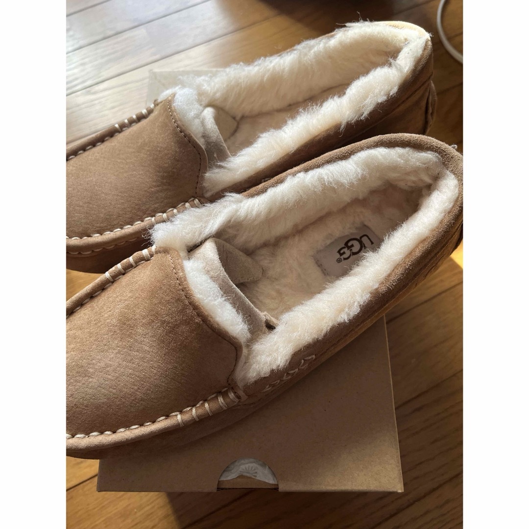 新品　UGG アグ　25cm  グレージュ　ボアモカシン　スリッポン