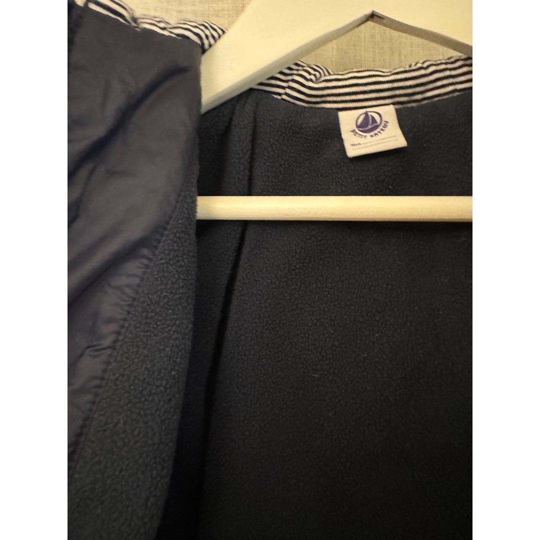 PETIT BATEAU(プチバトー)のプチバトー　中綿入りナイロンジャケット　サイズ74cm キッズ/ベビー/マタニティのベビー服(~85cm)(ジャケット/コート)の商品写真