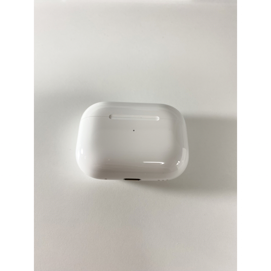 Apple(アップル)のApple AirPods Pro MTJV3J/A USB-Cタイプ 中古 スマホ/家電/カメラのオーディオ機器(ヘッドフォン/イヤフォン)の商品写真