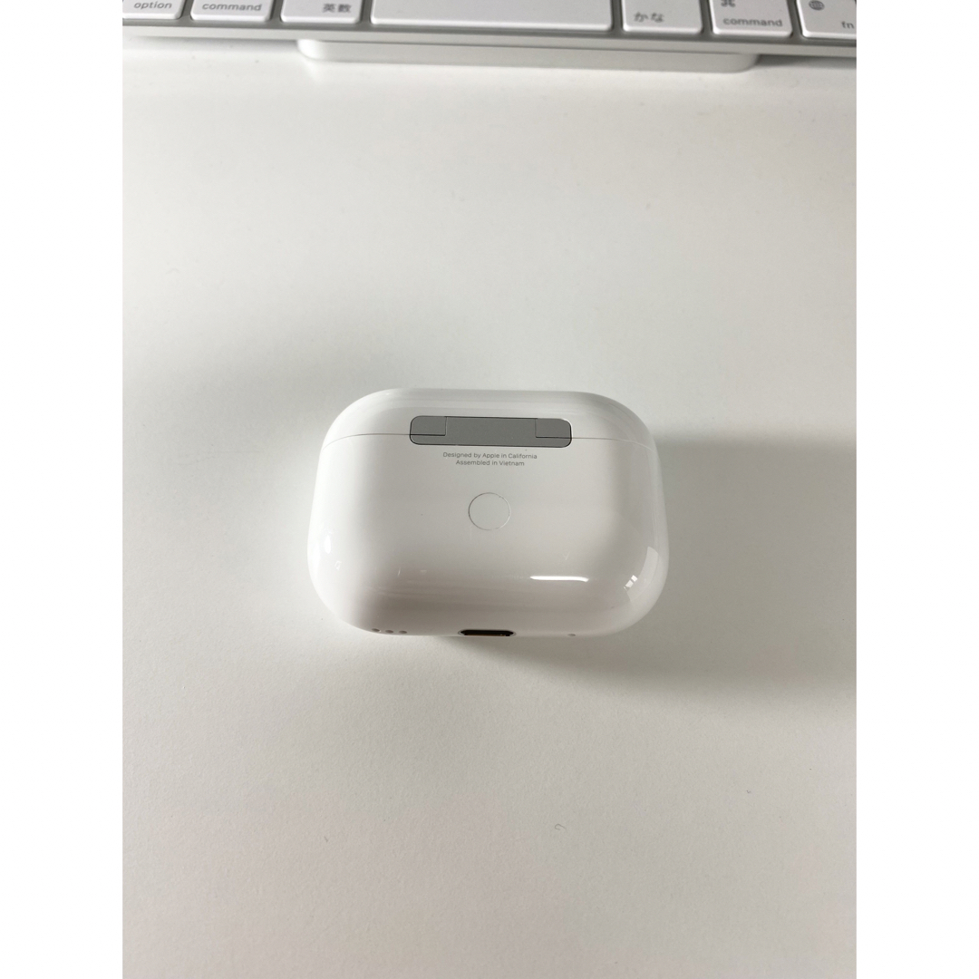 Apple(アップル)のApple AirPods Pro MTJV3J/A USB-Cタイプ 中古 スマホ/家電/カメラのオーディオ機器(ヘッドフォン/イヤフォン)の商品写真