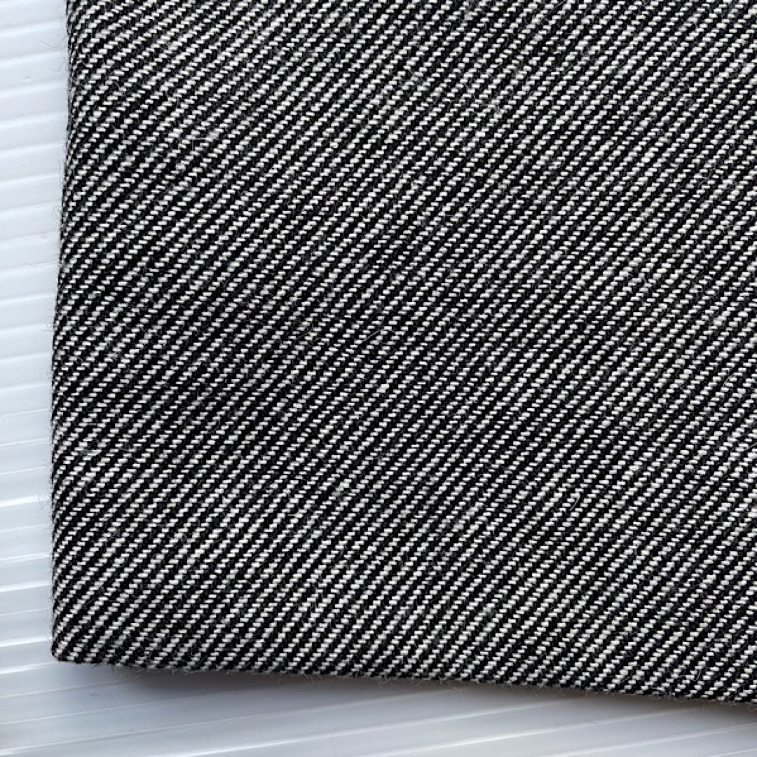 INDIVI(インディヴィ)のINDIV インディヴィ ワイドパンツ　白　黒　38 レディースのパンツ(カジュアルパンツ)の商品写真