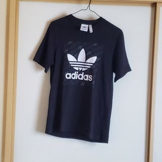 アディダス(adidas)のadidas　半袖　黒(Tシャツ/カットソー(半袖/袖なし))