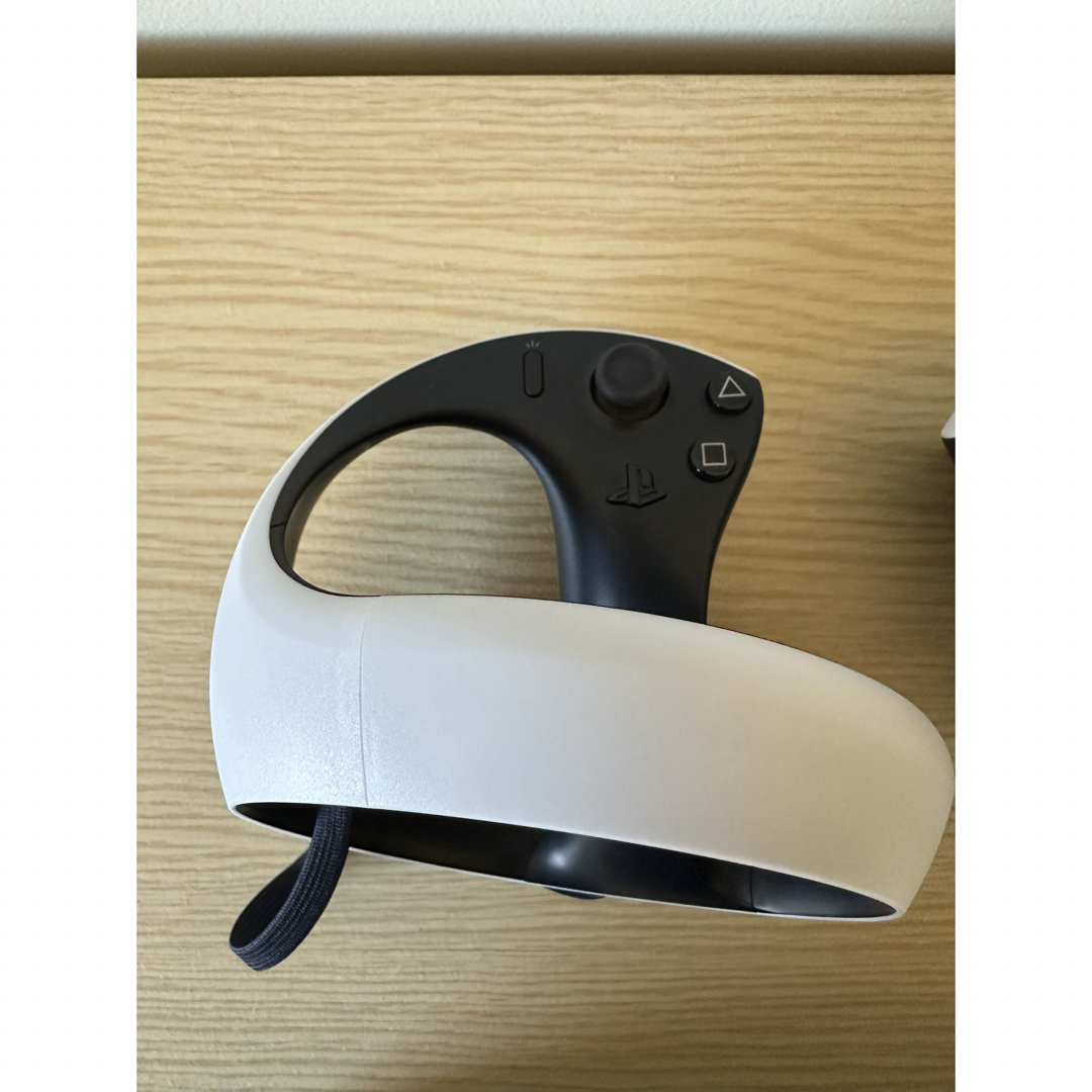 PlayStation VR(プレイステーションヴィーアール)のPlayStation VR2 エンタメ/ホビーのゲームソフト/ゲーム機本体(家庭用ゲーム機本体)の商品写真