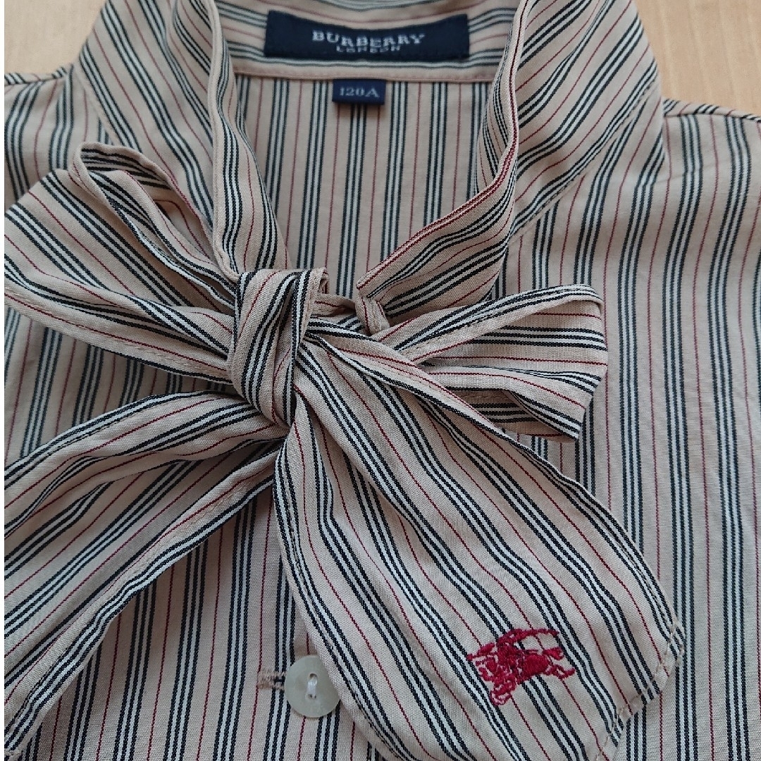 BURBERRY(バーバリー)の【中古】バーバリー シャツ ブラウス キッズ/ベビー/マタニティのキッズ服女の子用(90cm~)(ブラウス)の商品写真