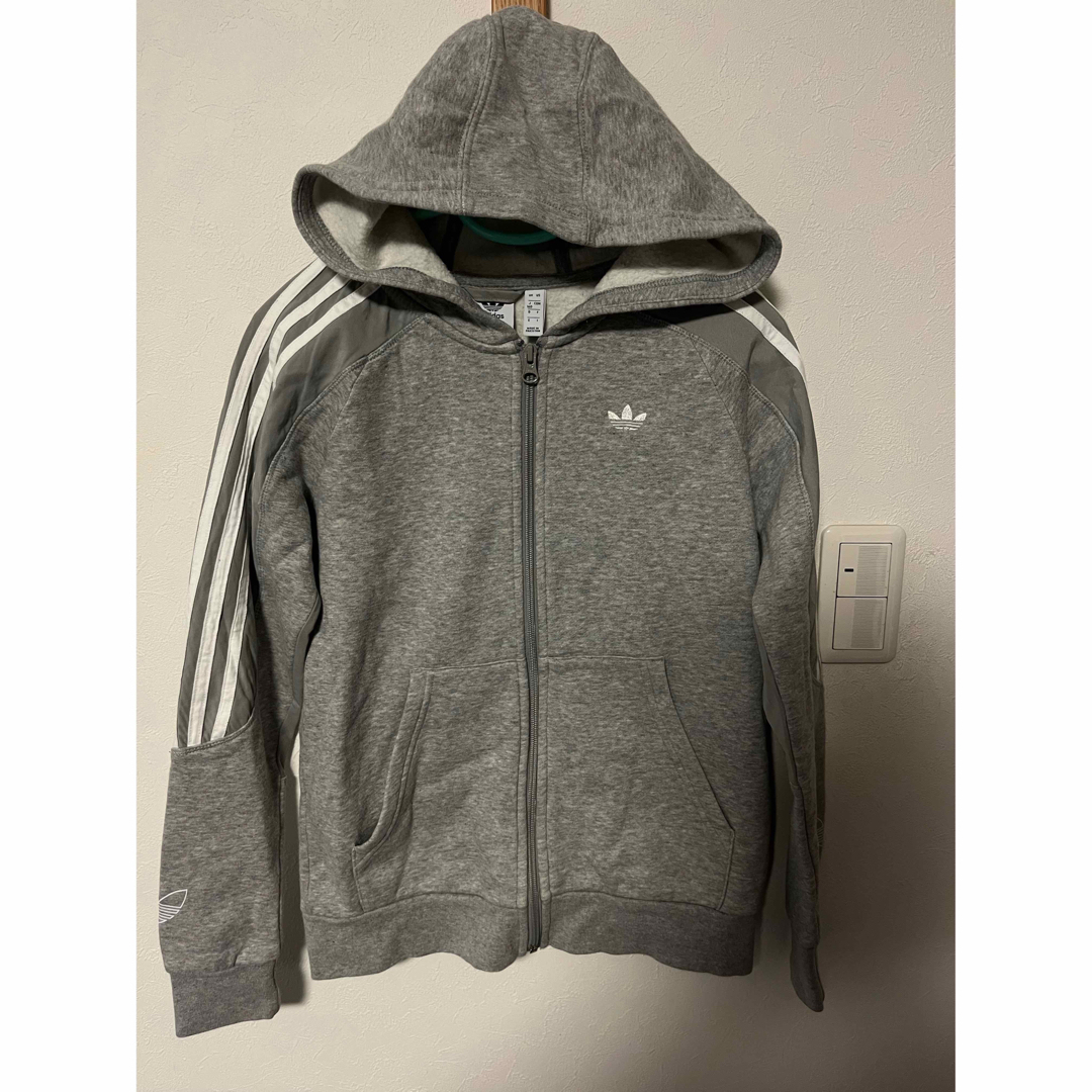 Originals（adidas）(オリジナルス)の 値下げしました！アウトライン パーカー / Outline Hoodie キッズ/ベビー/マタニティのキッズ服男の子用(90cm~)(ジャケット/上着)の商品写真