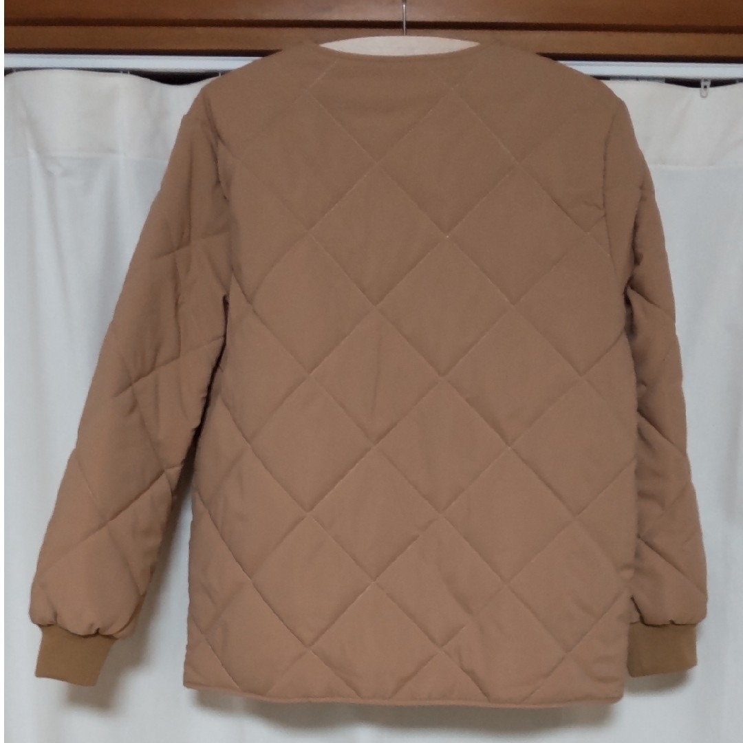 【美品】中綿 キルティングジャケット ノーカラー アウター レディースのジャケット/アウター(ロングコート)の商品写真