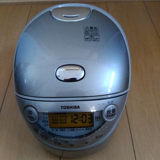 トウシバ(東芝)のTOSHIBA ＩＨ炊飯ジャー　3.5合炊き(炊飯器)