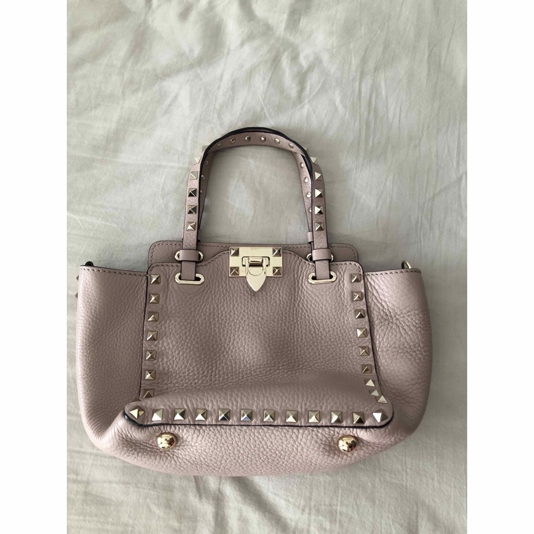 美品 VALENTINO ロックスタッズグレインカーフスキンミニバッグ スタッズ