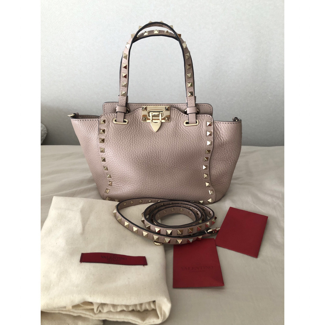 VALENTINO - 美品 VALENTINO ロックスタッズグレインカーフスキンミニ