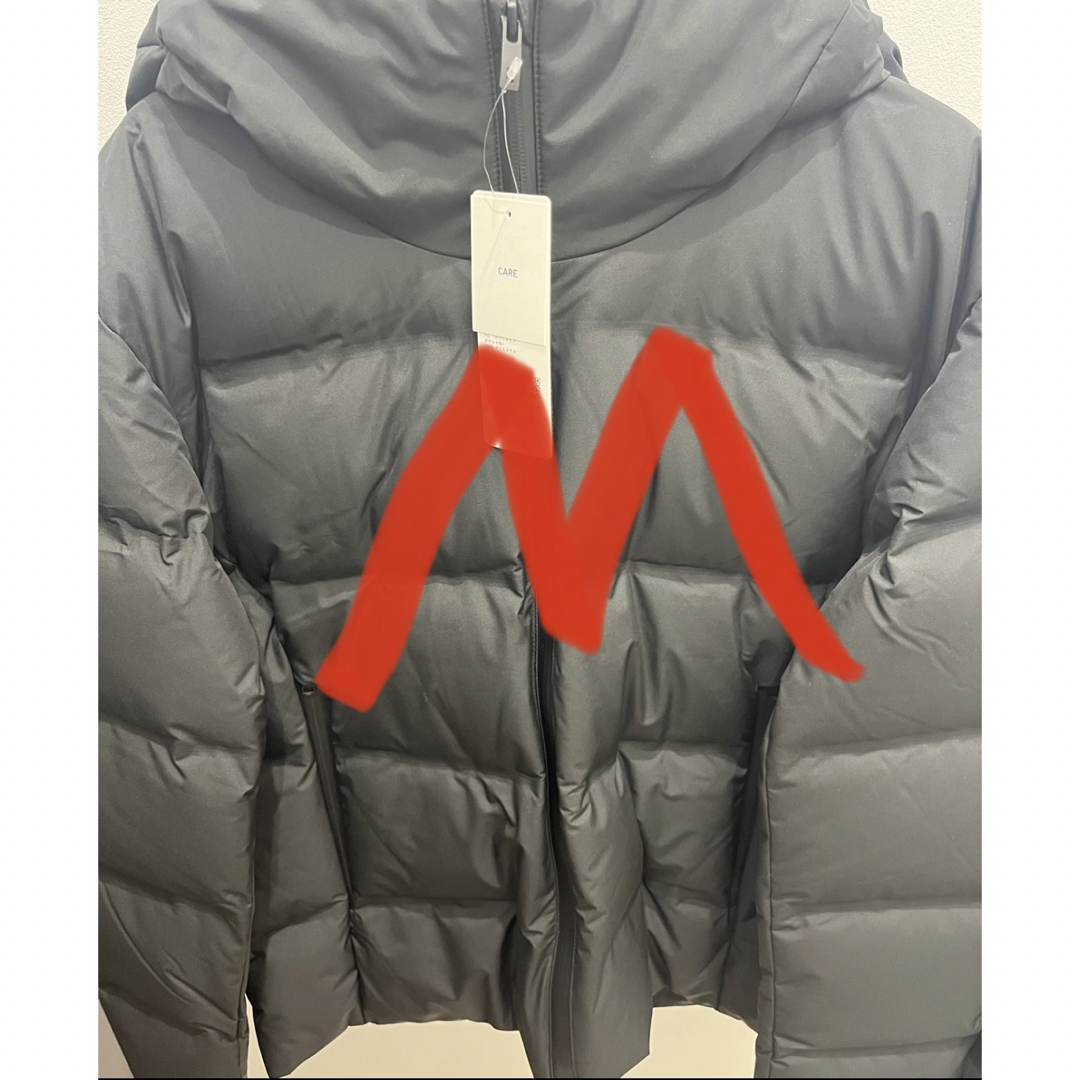 UNIQLO(ユニクロ)の新品未使用今季モデル　ユニクロ　シームレスダウンパーカ3dカット 2023秋冬 メンズのジャケット/アウター(ダウンジャケット)の商品写真