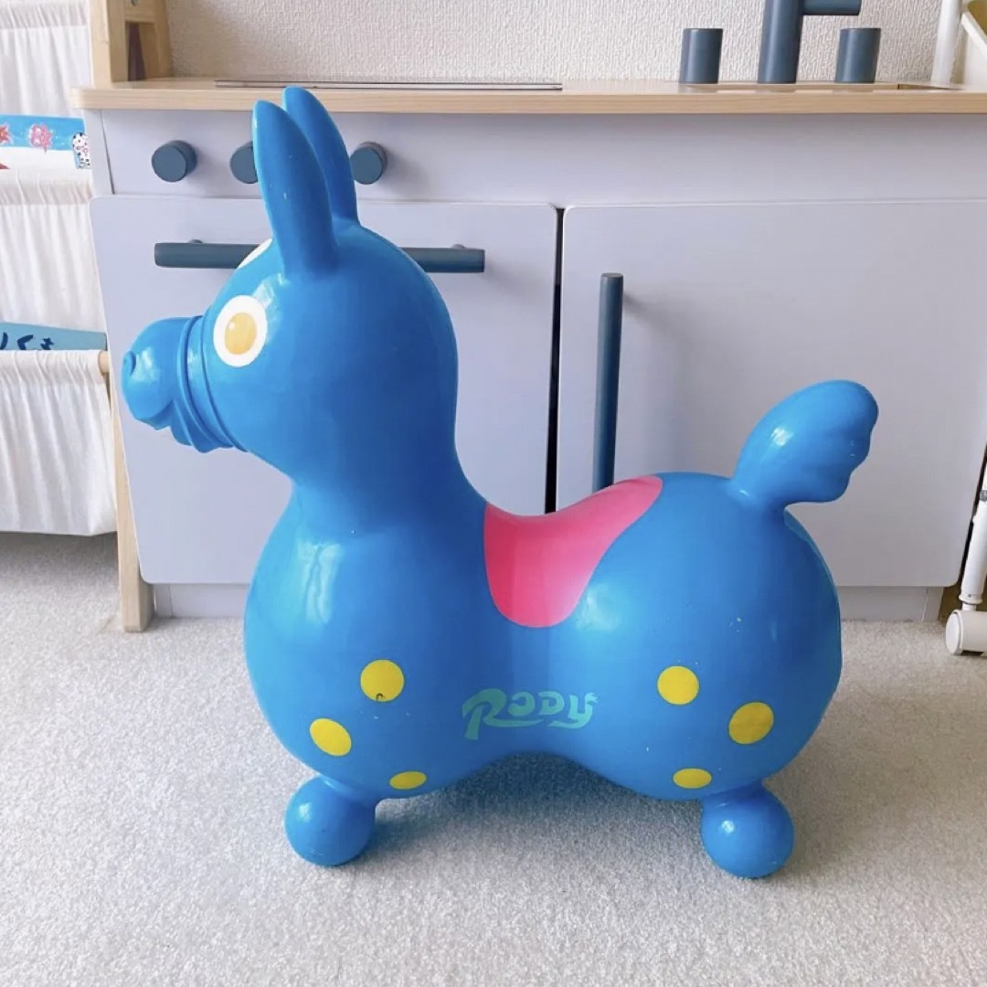 新品　限定カラー　ネオンブルー　ロディ　ロディー　RODY 乗り物　おもちゃ