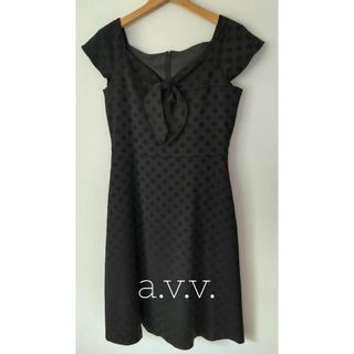 アーヴェヴェ(a.v.v)のa.v.vフレンチスリーブ 黒ドット柄 ワンピース ドレス 結婚式(ひざ丈ワンピース)