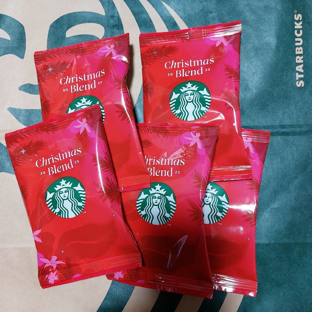Starbucks Coffee(スターバックスコーヒー)のスタバ　クリスマスブレンドオリガミ×5袋 食品/飲料/酒の飲料(コーヒー)の商品写真