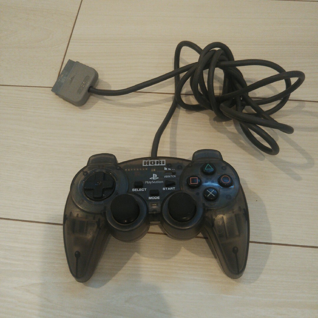 PlayStation2(プレイステーション2)の美品⭐️ps2 コントローラー スケルトン  HORI エンタメ/ホビーのゲームソフト/ゲーム機本体(その他)の商品写真