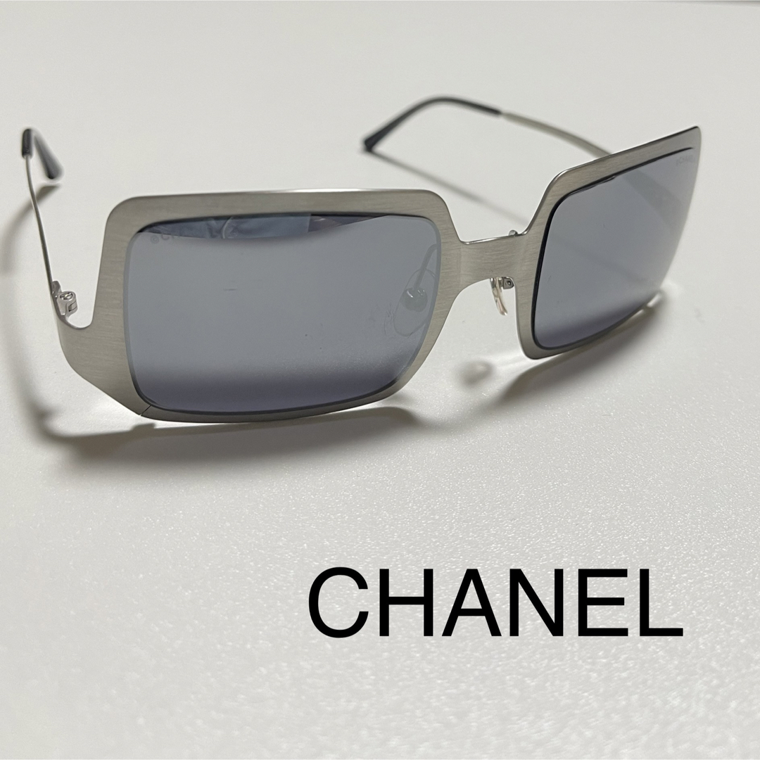 CHANEL⚫︎サングラス©️シルバーメタルフレーム-