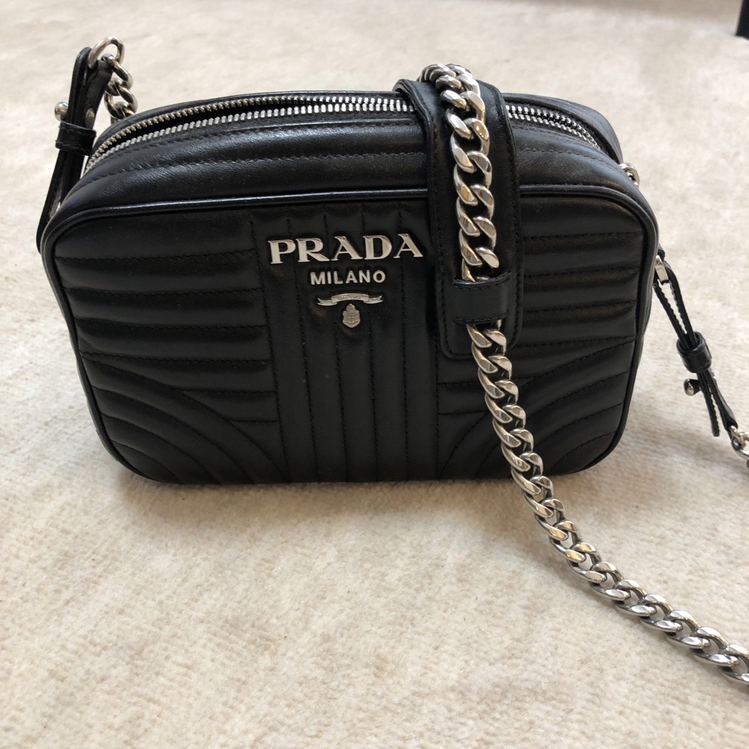 PRADA チェーンバッグ