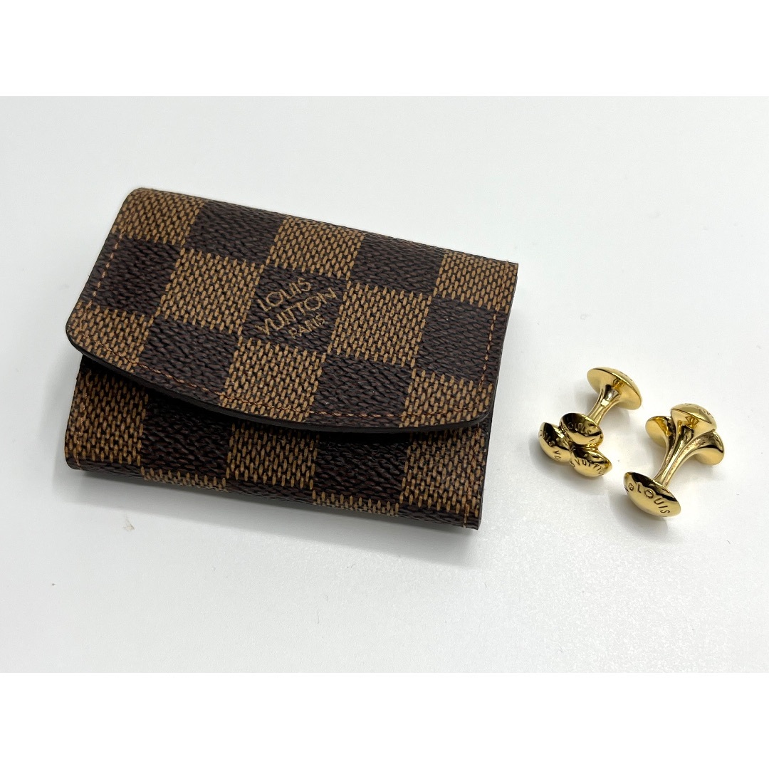 LOUIS VUITTON(ルイヴィトン)のLOUIS VUITTON ルイヴィトン ブトンドゥマンシェット カフス ゴールド金具 ダミエケース付き M30964 美品 メンズのファッション小物(カフリンクス)の商品写真