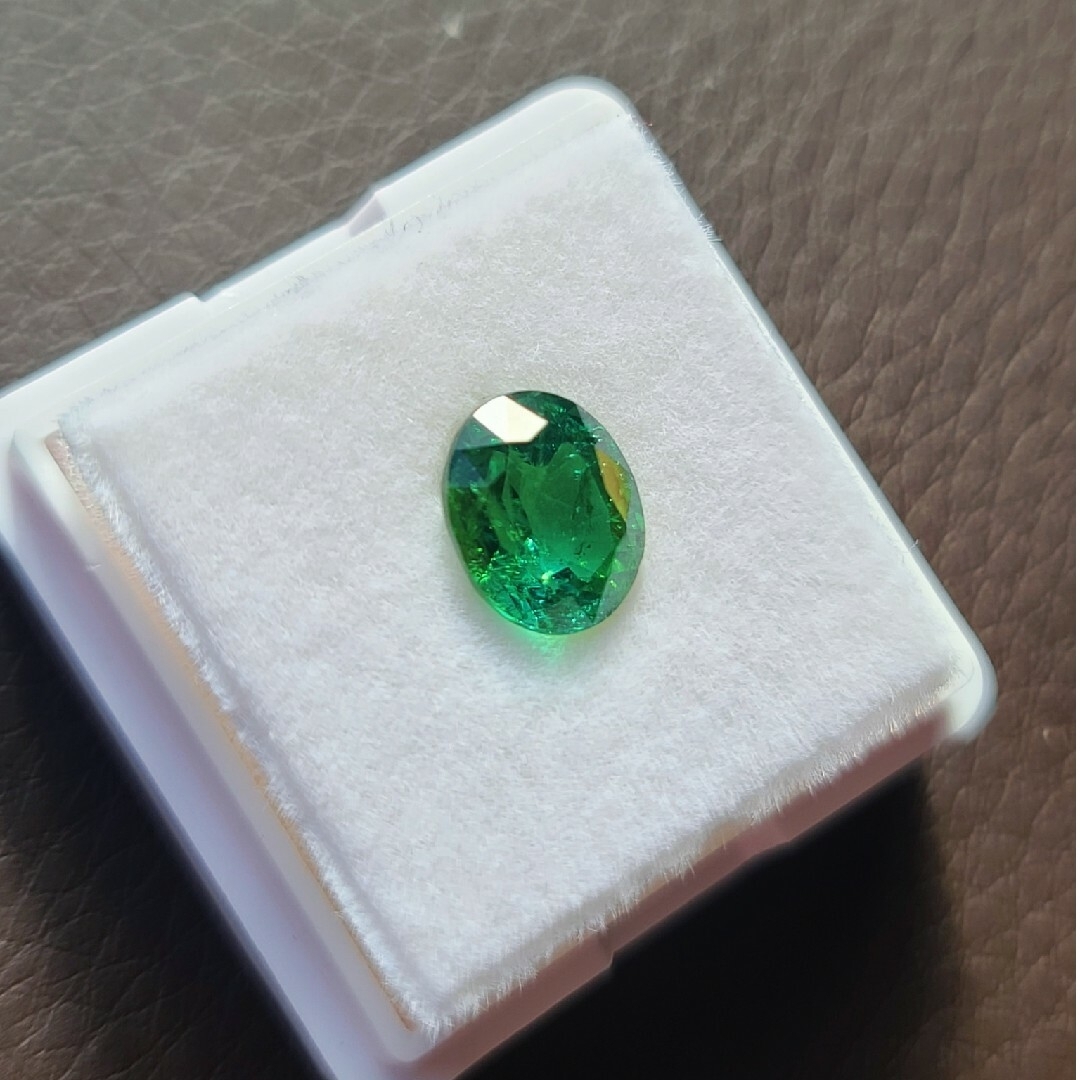 グリーントルマリン ルース 2.318ct 中央宝石鑑別書付きの通販 by